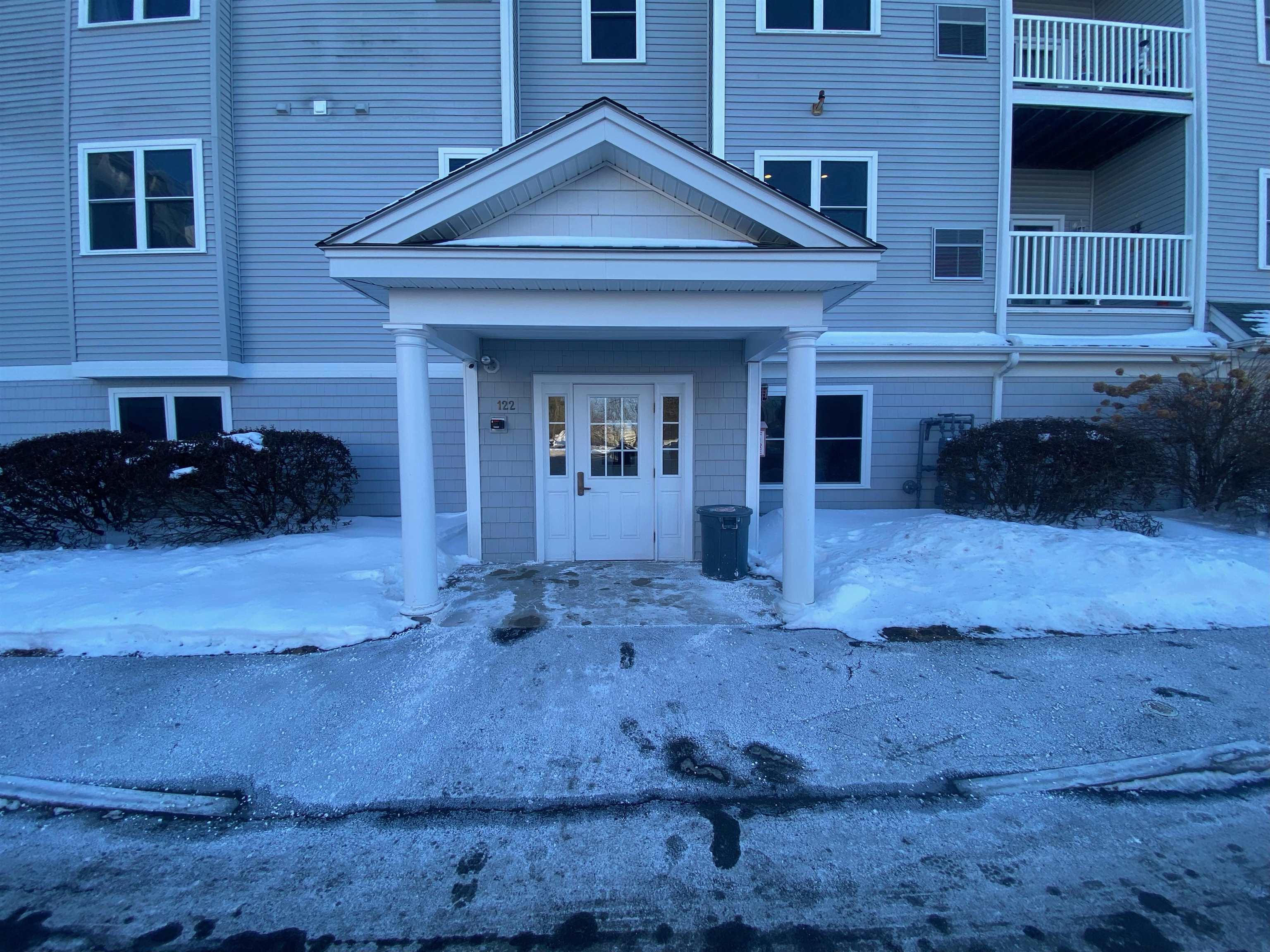 122 Coliseum Avenue, Unit 201 Nashua, NH 03063 - Photo 1 of 12