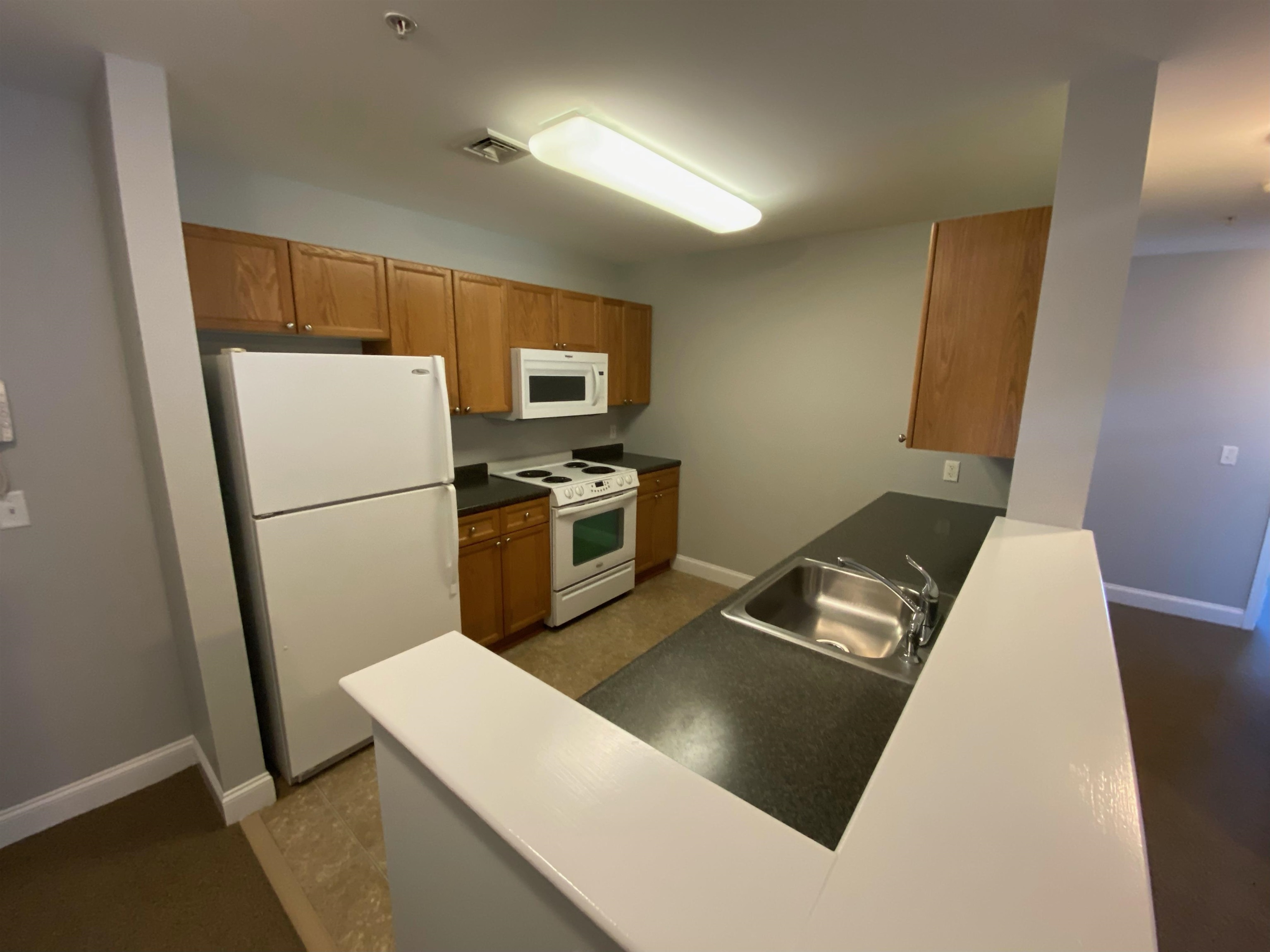 122 Coliseum Avenue, Unit 201 Nashua, NH 03063 - Photo 6 of 12