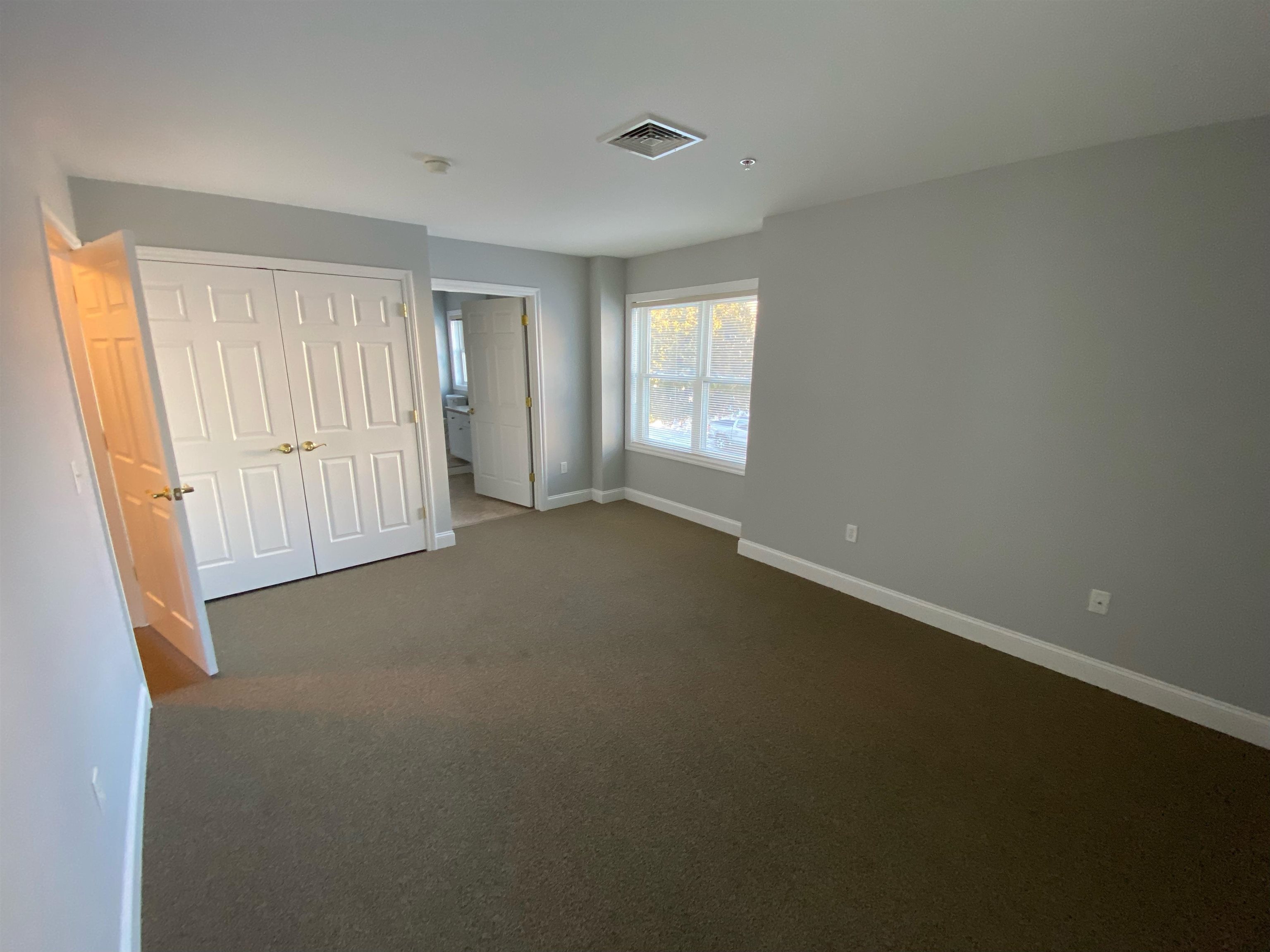 122 Coliseum Avenue, Unit 201 Nashua, NH 03063 - Photo 7 of 12