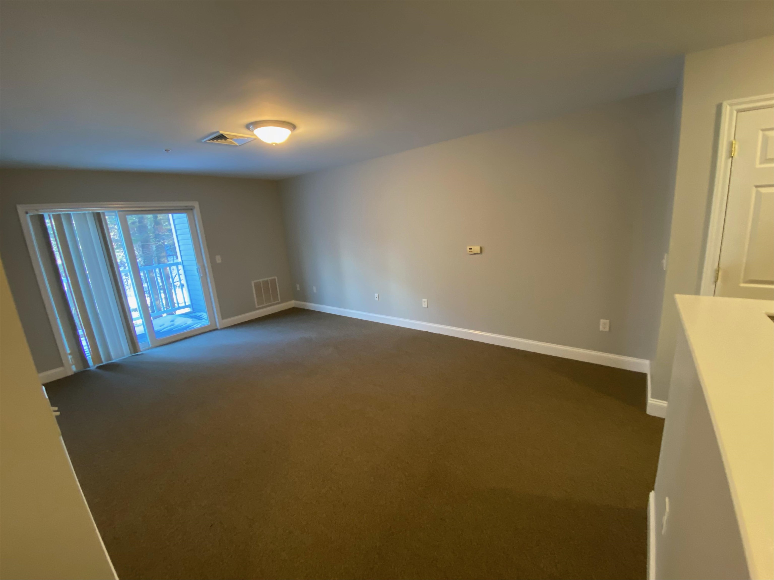122 Coliseum Avenue, Unit 201 Nashua, NH 03063 - Photo 8 of 12