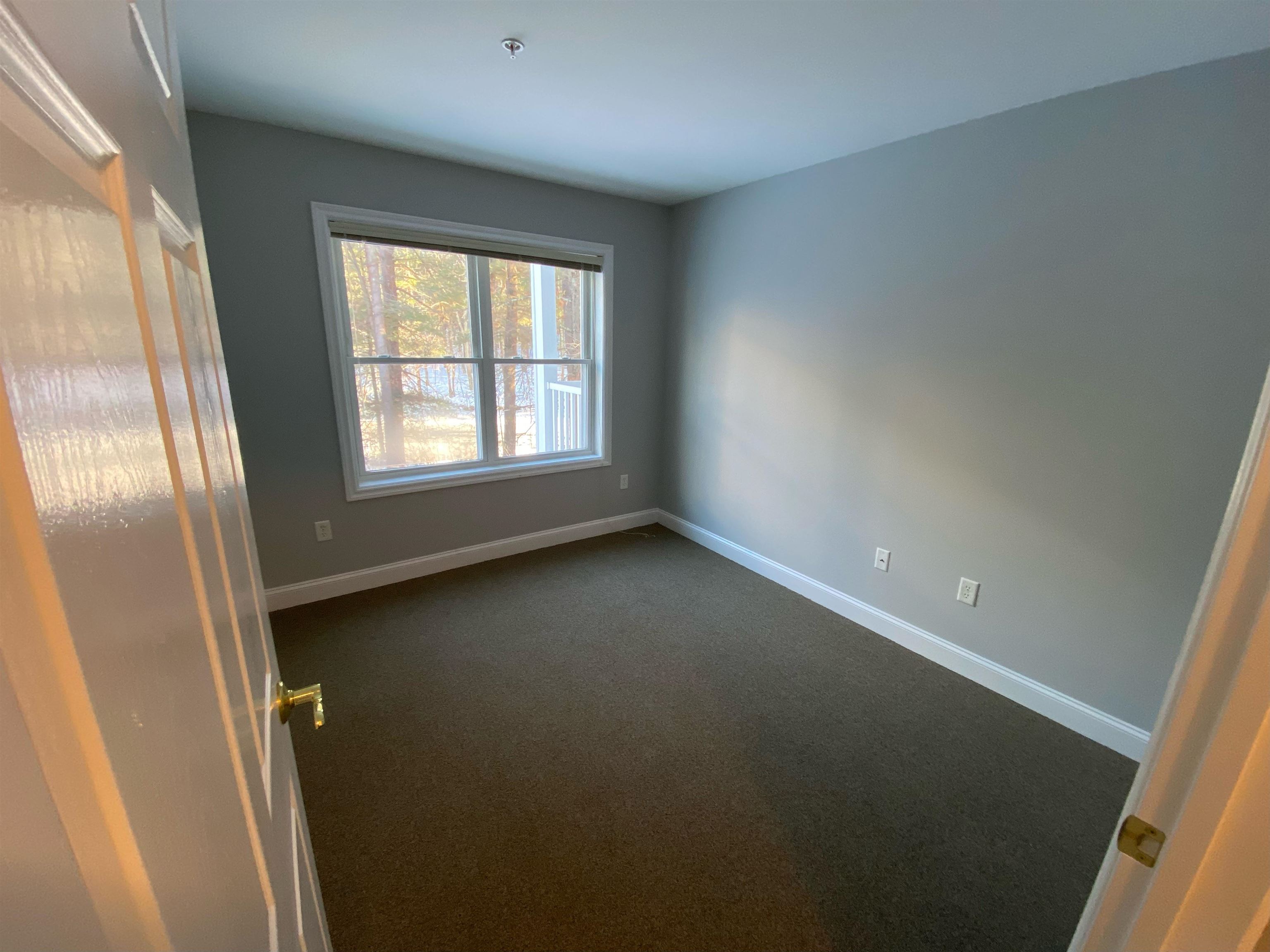 122 Coliseum Avenue, Unit 201 Nashua, NH 03063 - Photo 9 of 12
