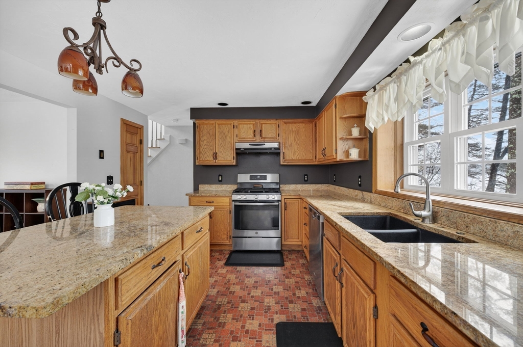 170 Lake Ridge Drive Taunton, MA 02780 - Photo 10 of 31