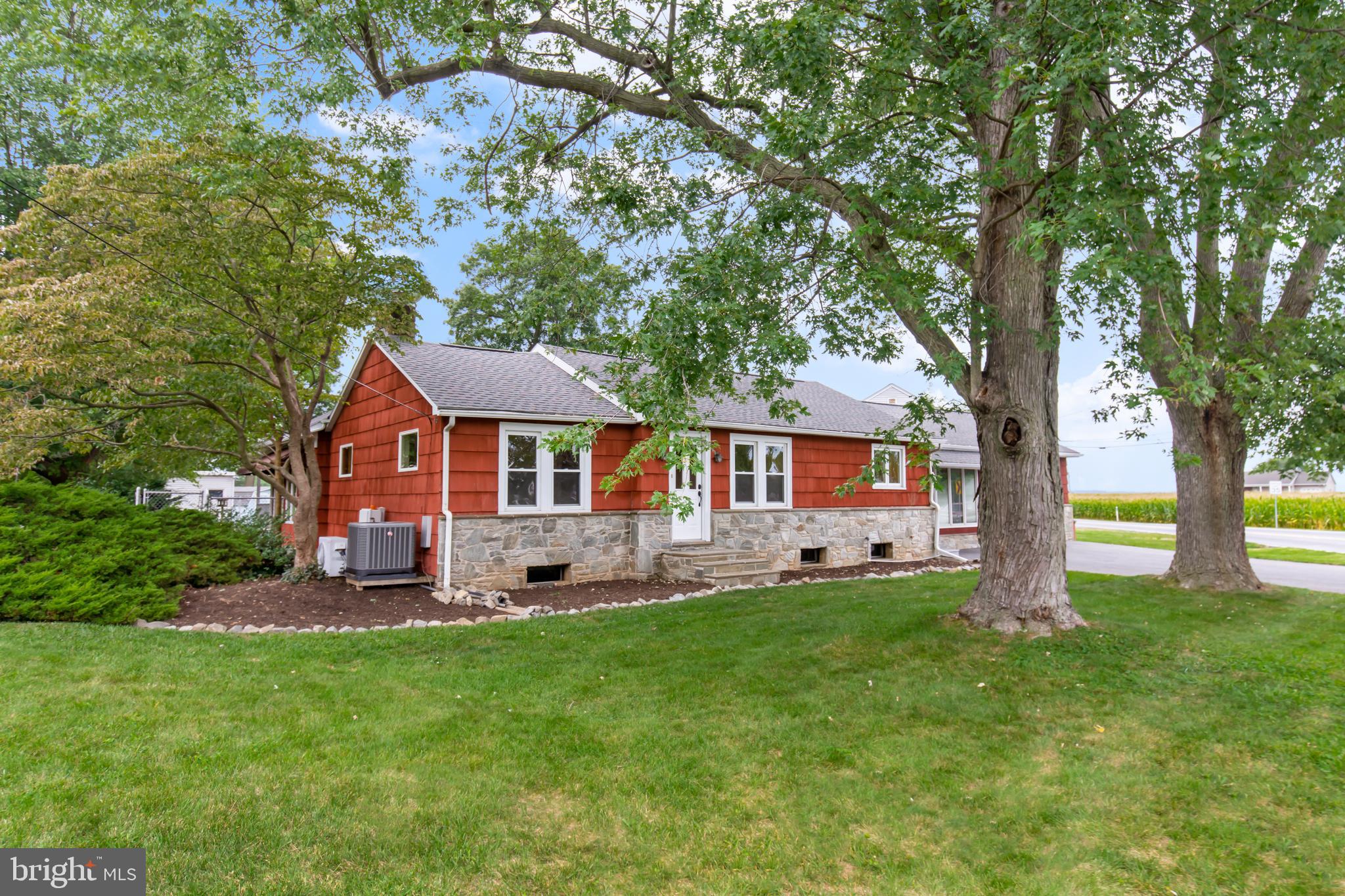 26 Quarry Road Leola, PA 17540 - Photo 3 of 44 Gallery Image 3