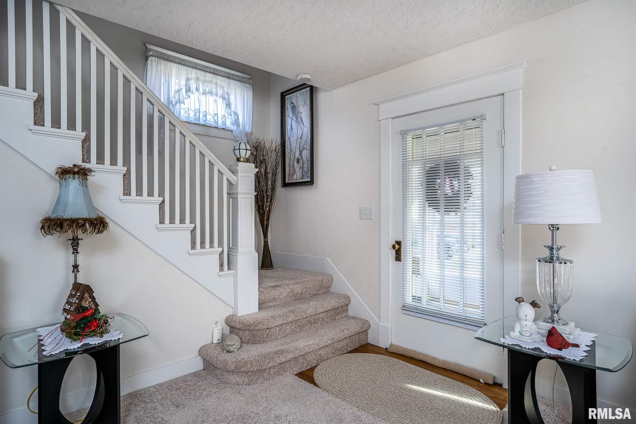 813 42nd Street Moline, IL 61265 - Photo 3 of 15