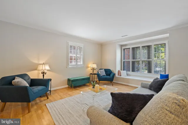 $850,000 | 6721 Kenwood Forest Lane, Unit 45, Chevy Chase, MD 20815