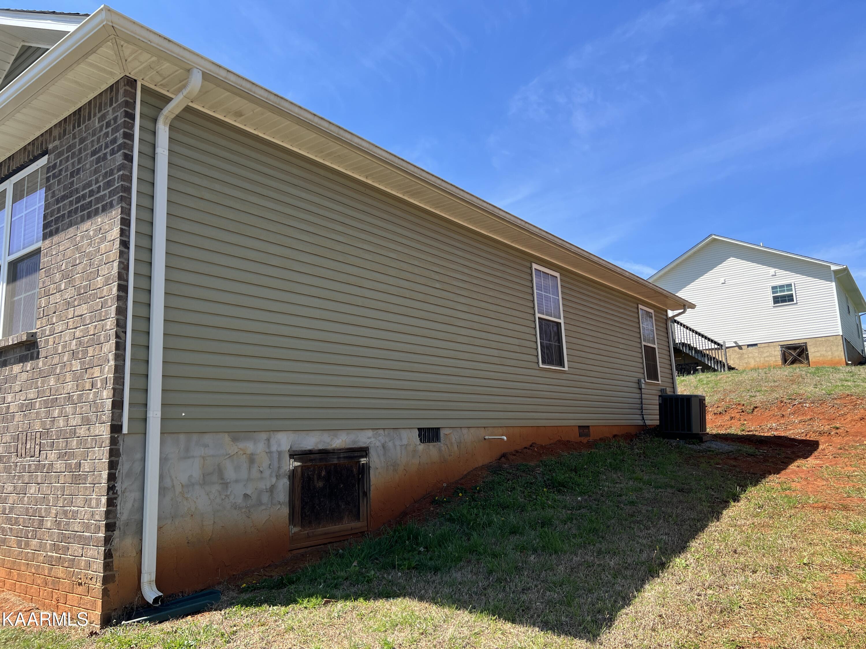 1725 Watauga Street Sevierville, TN 37876 - Photo 28 of 33 20230327_183723089_iOS