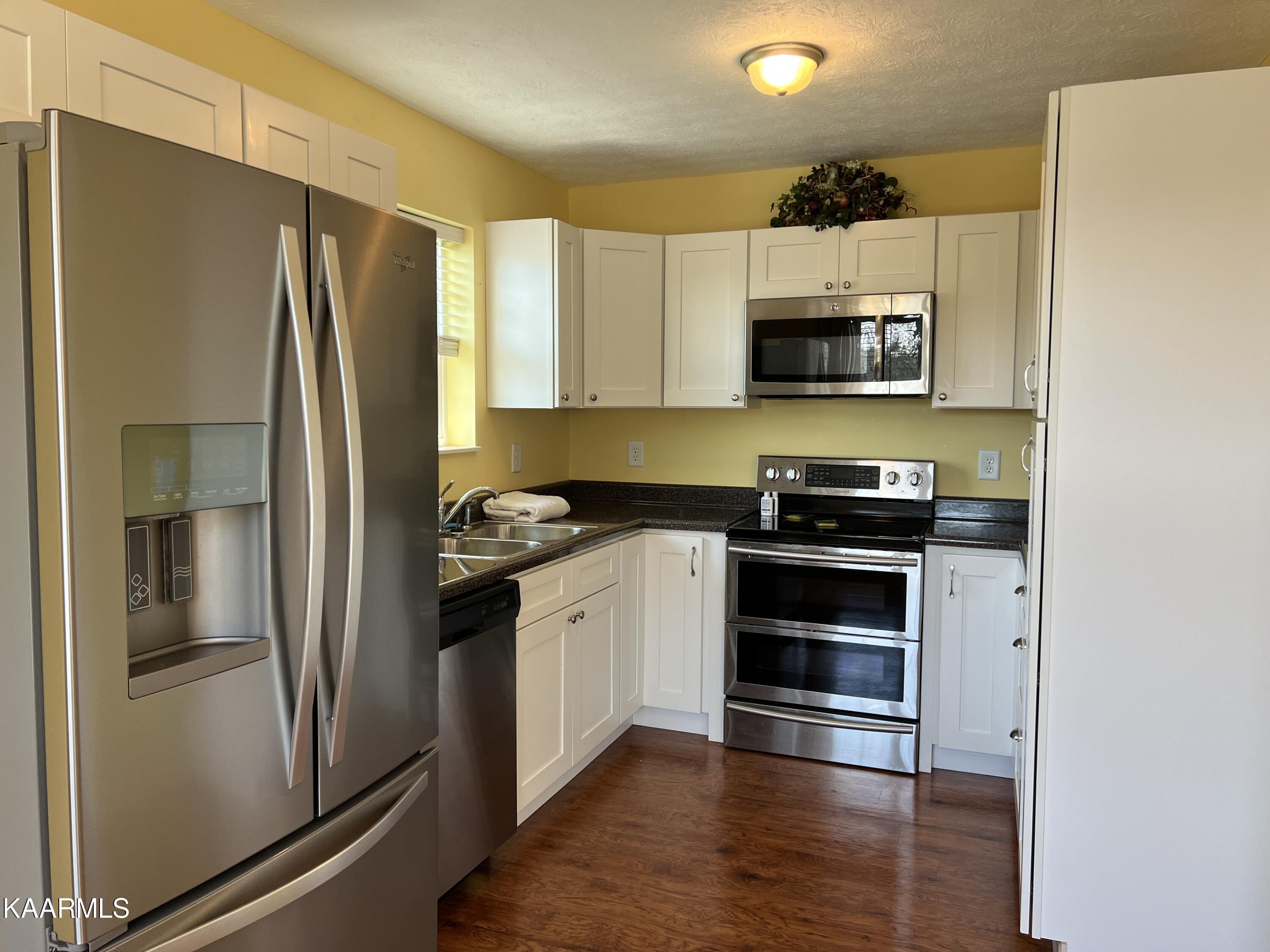 1725 Watauga Street Sevierville, TN 37876 - Photo 3 of 33 20230327_183230563_iOS
