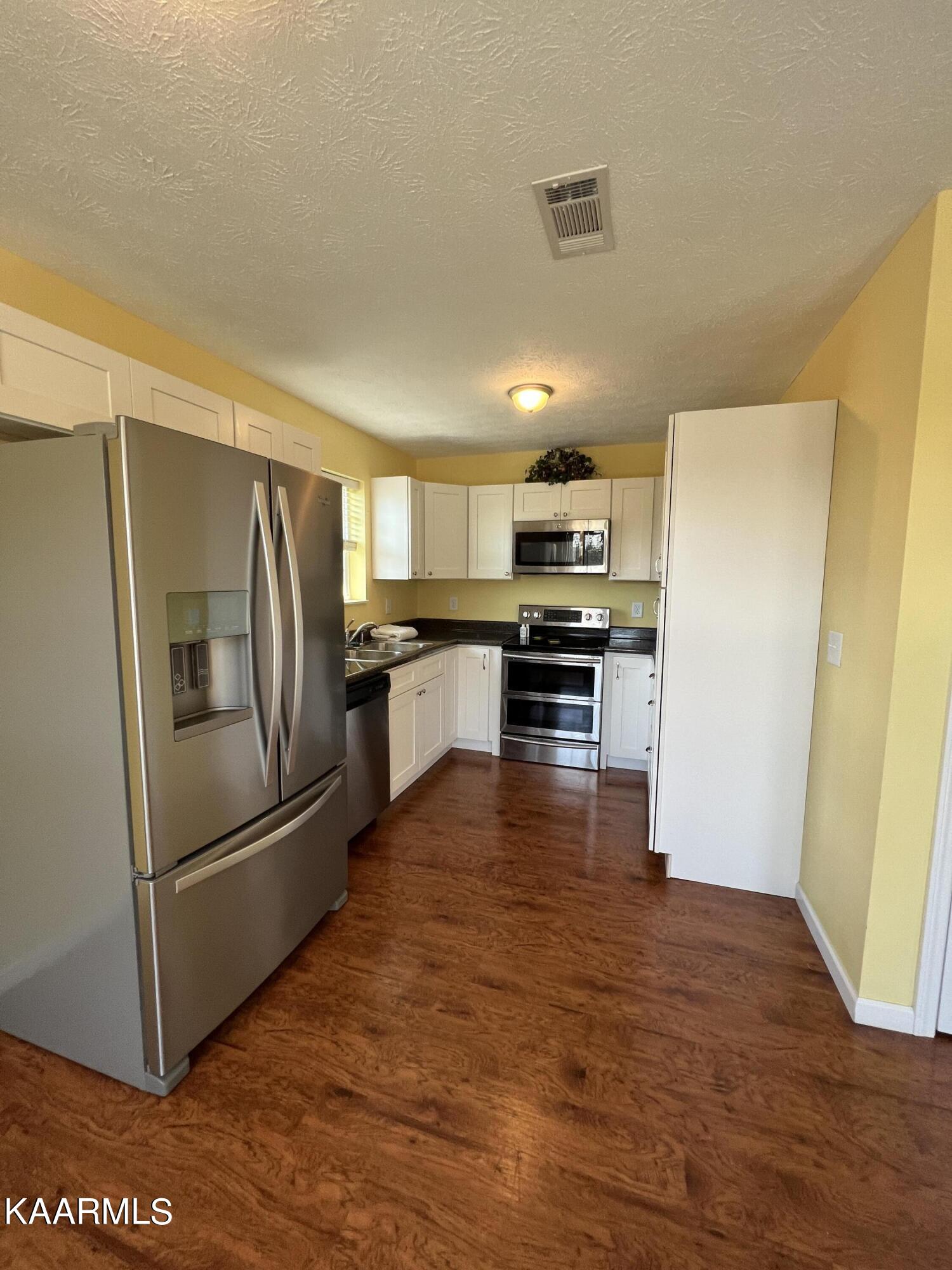 1725 Watauga Street Sevierville, TN 37876 - Photo 5 of 33 20230327_183233599_iOS