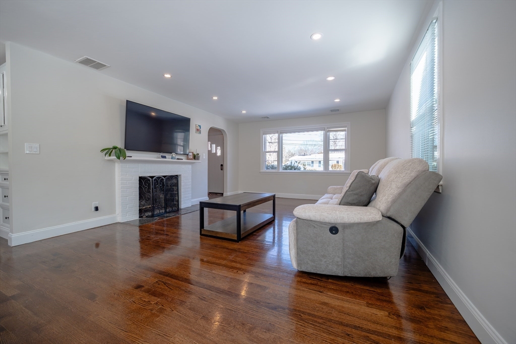 50 Kittredge Road Framingham, MA 01702 - Photo 11 of 29