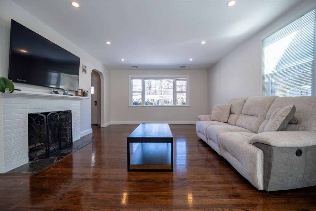 50 Kittredge Road Framingham, MA 01702 - Photo 9 of 29