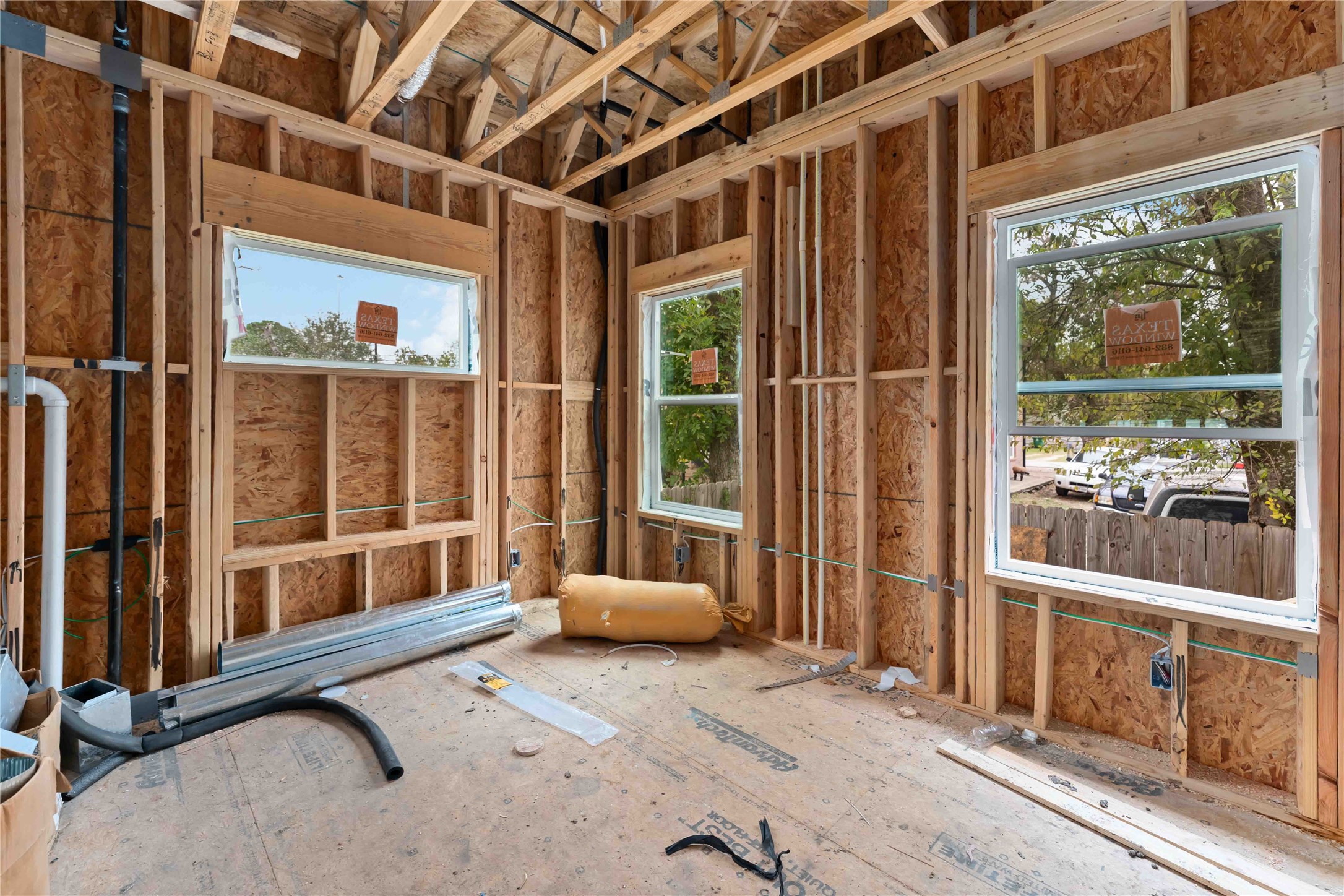3103 Lelia Street, Unit A Houston, TX 77026 - Photo 30 of 33 a building outdoor space with balcony