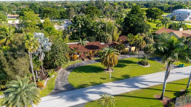 $1,600,000 | 11851 Northwest 7th Street, Plantation, FL 33325