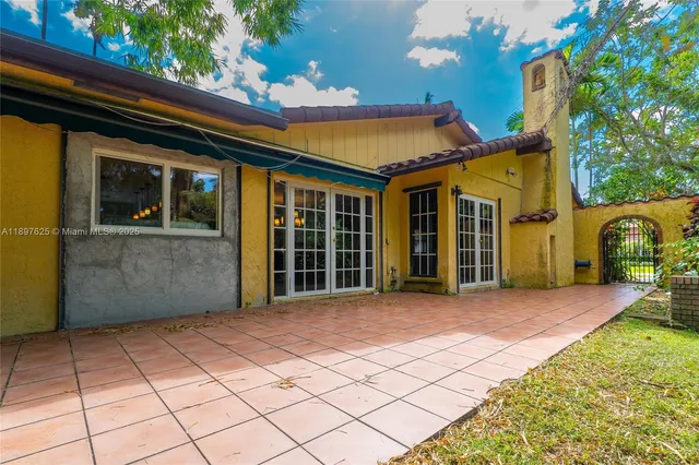 $1,600,000 | 11851 Northwest 7th Street, Plantation, FL 33325