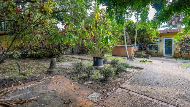 $1,600,000 | 11851 Northwest 7th Street, Plantation, FL 33325