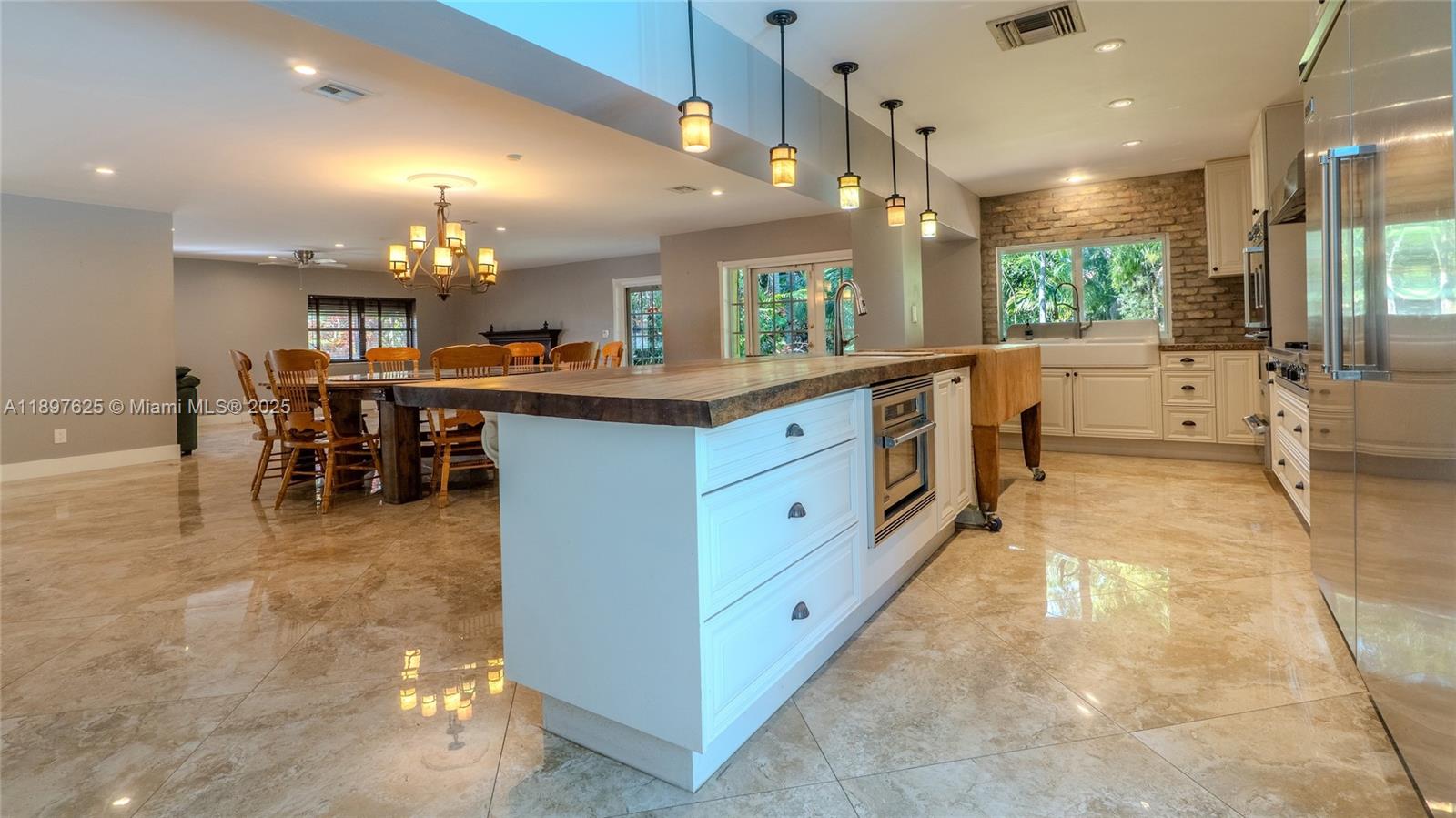 11851 Northwest 7th Street Plantation, FL 33325 - Photo 8 of 72