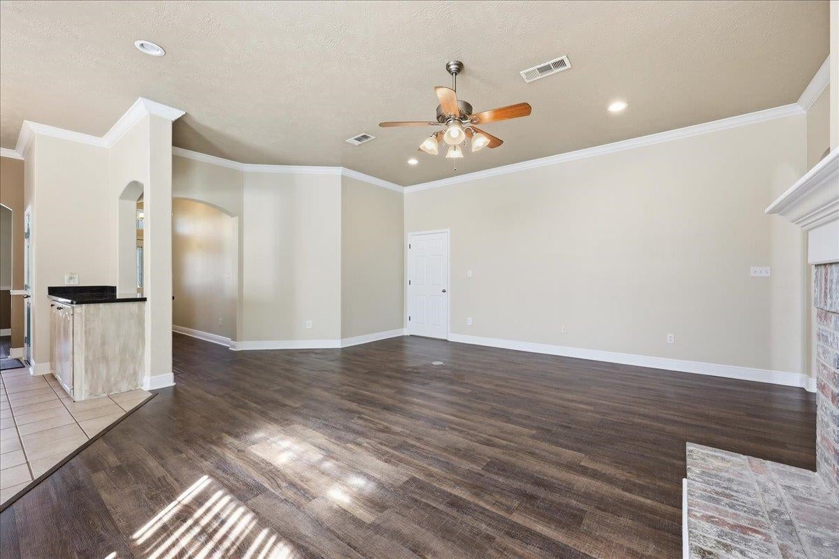 620 Windmill Way Vidor, TX 77662 - Photo 10 of 40 Gallery Image 10