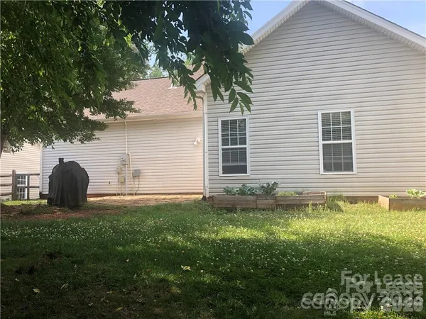 $2,000 | 13830 Hastings Farm Road, Huntersville, NC 28078