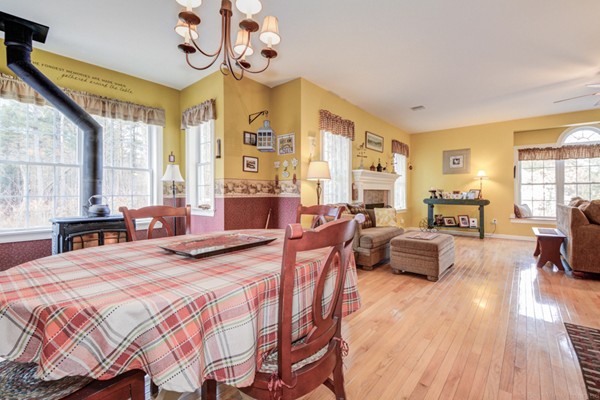 124 Benjamin Road Shirley, MA 01464 - Photo 11 of 30