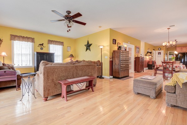 124 Benjamin Road Shirley, MA 01464 - Photo 16 of 30