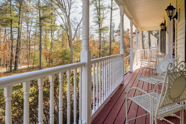 124 Benjamin Road Shirley, MA 01464 - Photo 3 of 30