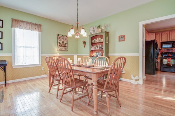 124 Benjamin Road Shirley, MA 01464 - Photo 5 of 30
