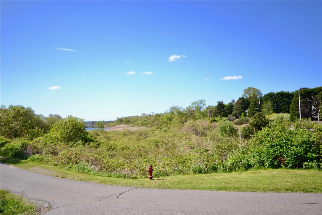 59 Chapman Road Westerly, RI 02891 - Photo 4 of 7 Gallery Image 4