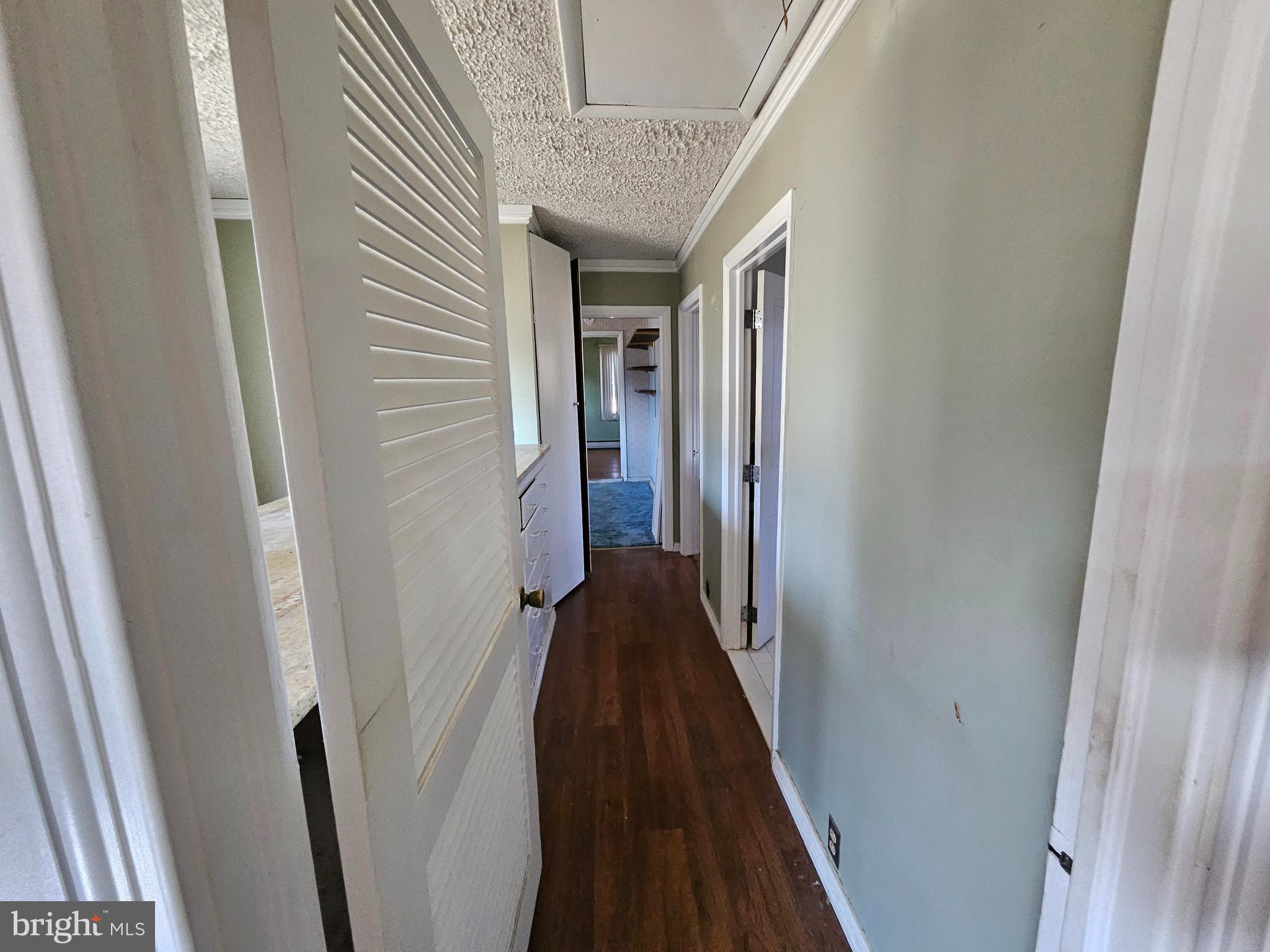 110 Woodside Road Riva, MD 21140 - Photo 14 of 35 Bedroom 2 & 3 Hallway