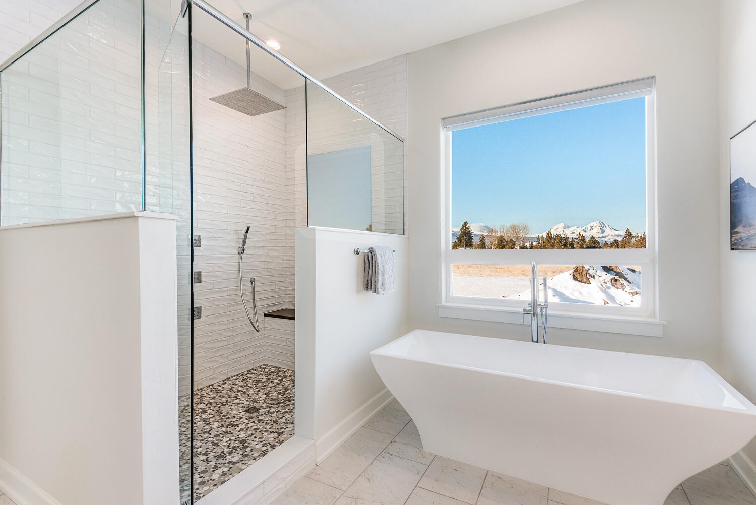 64790 Hunnell Road Bend, OR 97703 - Photo 35 of 50 Primary Bathroom