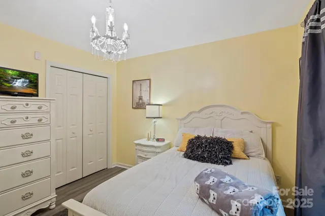 $669,900 | 741 Zelda Court, Hendersonville, NC 28792