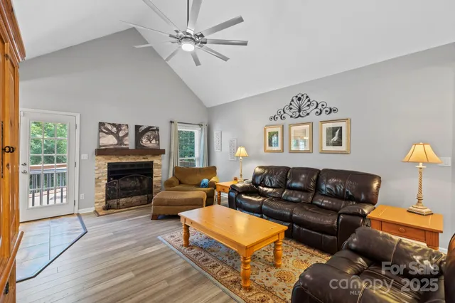 $669,900 | 741 Zelda Court, Hendersonville, NC 28792