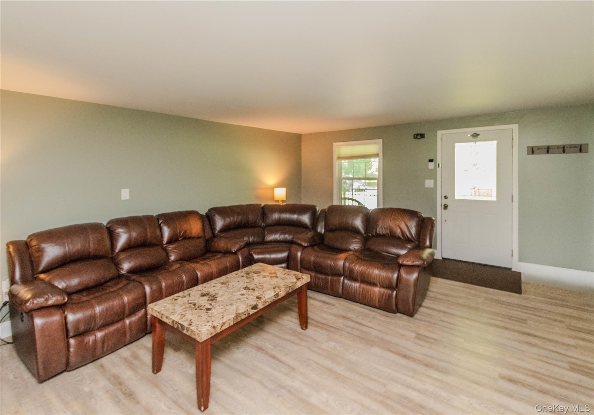 15 Van Dewark Road Middletown, NY 10941 - Photo 4 of 41 Living room