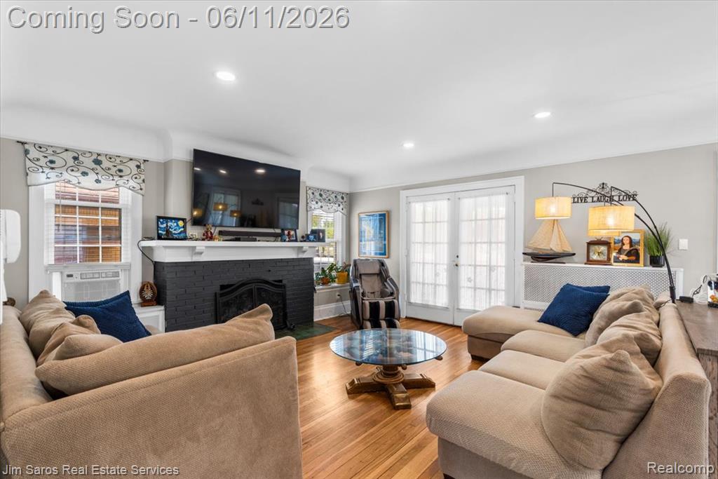 1215 Nottingham Road Grosse Pointe Park, MI 48230 - Photo 5 of 36