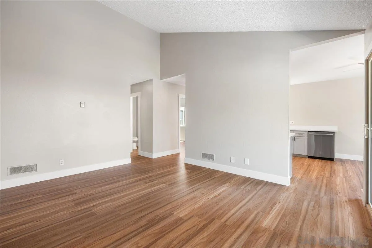 5473 Adobe Falls Road, Unit 9 San Diego, CA 92120 - Photo 6 of 21