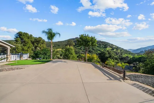 $975,000 | 1107 St George Drive, El Cajon, CA 92019