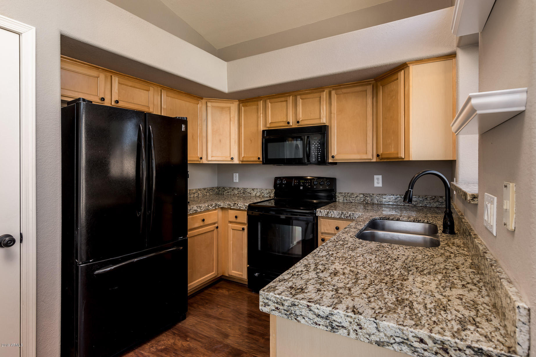 1790 East Del Rio Street Gilbert, AZ 85295 - Photo 11 of 20 Kitchen - 2