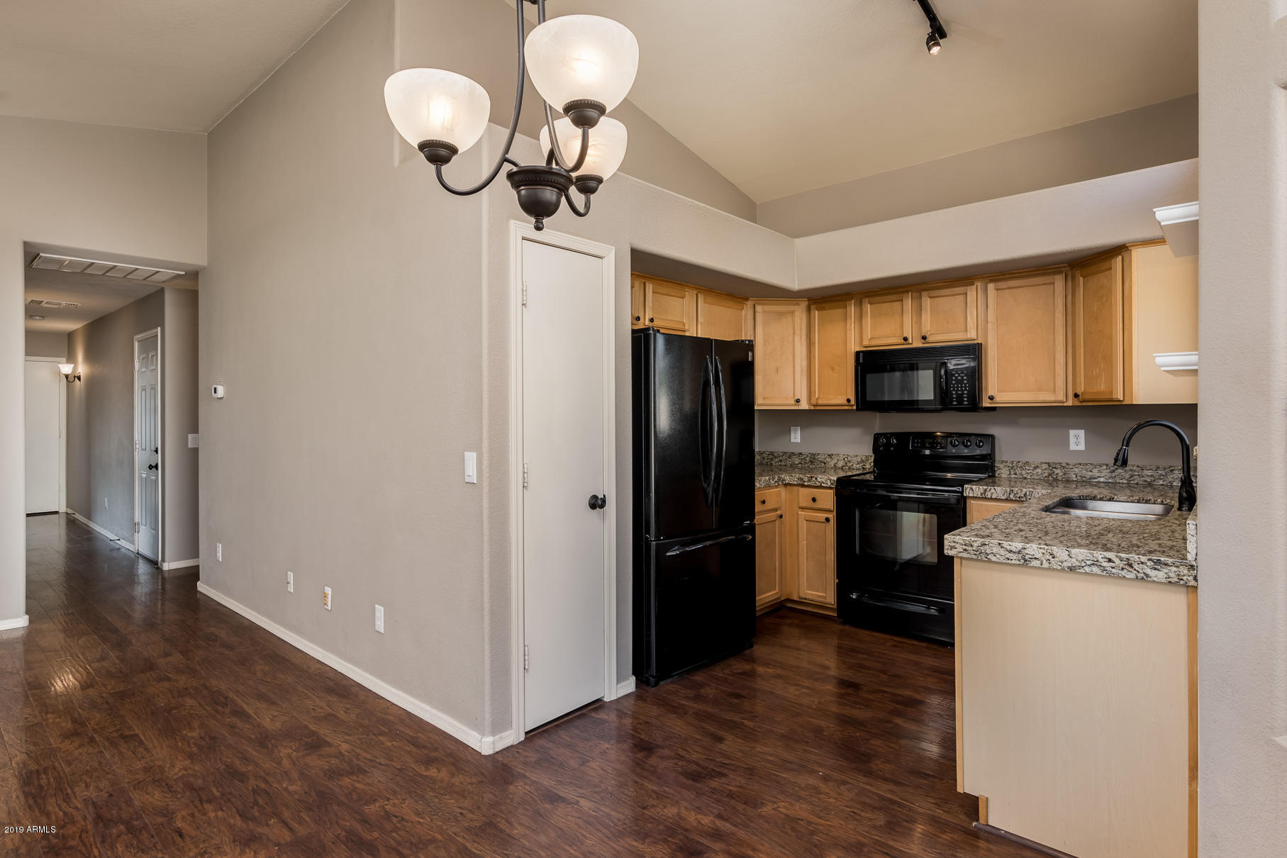 1790 East Del Rio Street Gilbert, AZ 85295 - Photo 12 of 20 Kitchen - 3