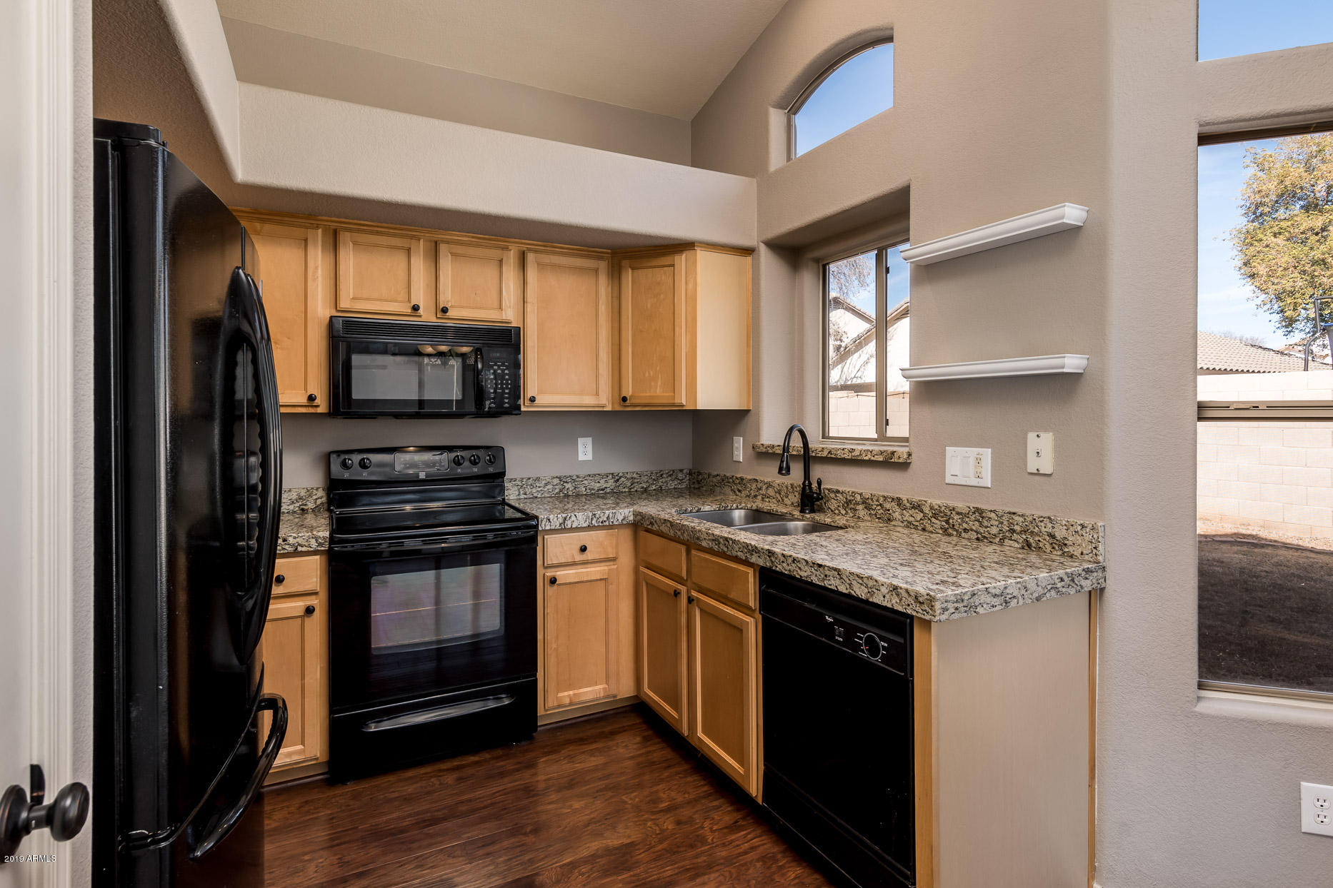 1790 East Del Rio Street Gilbert, AZ 85295 - Photo 9 of 20 Kitchen