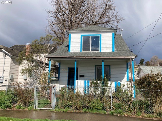 606 Southwest 2nd Street Pendleton, OR 97801 - Photo 1 of 37