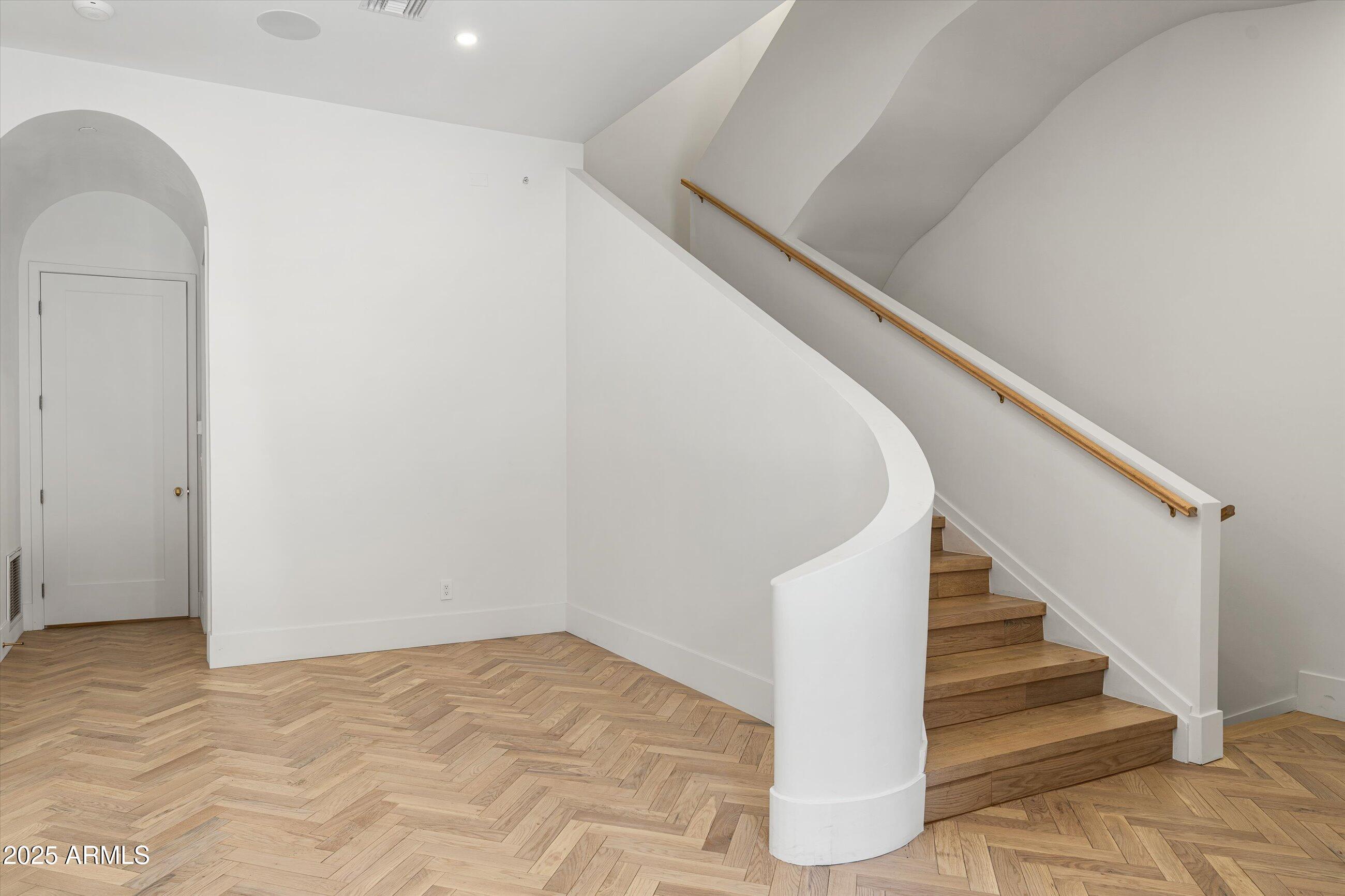 54 West Palm Lane, Unit 54 Phoenix, AZ 85004 - Photo 28 of 31 a view of entryway
