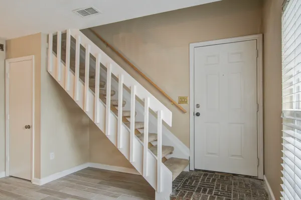 $1,295 | 2494 Etiwan Avenue, Unit J7, Charleston, SC 29414