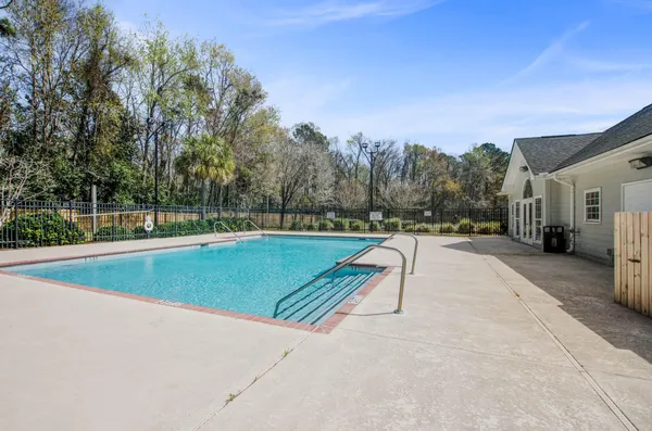 $1,295 | 2494 Etiwan Avenue, Unit J7, Charleston, SC 29414