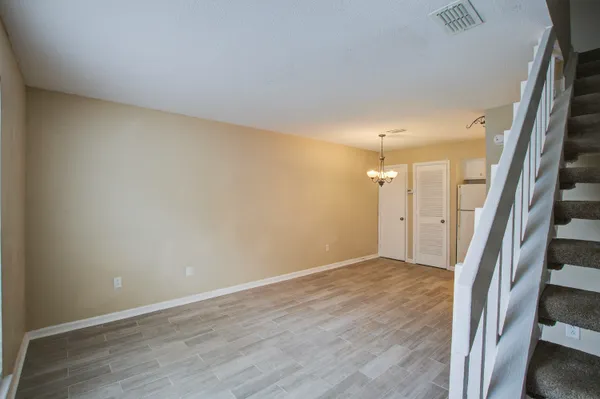 $1,295 | 2494 Etiwan Avenue, Unit J7, Charleston, SC 29414