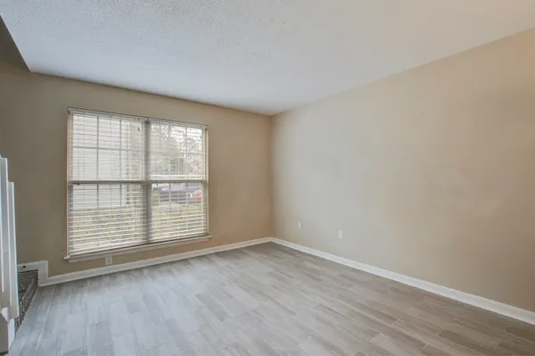 $1,295 | 2494 Etiwan Avenue, Unit J7, Charleston, SC 29414