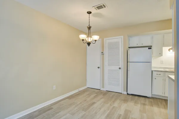 $1,295 | 2494 Etiwan Avenue, Unit J7, Charleston, SC 29414