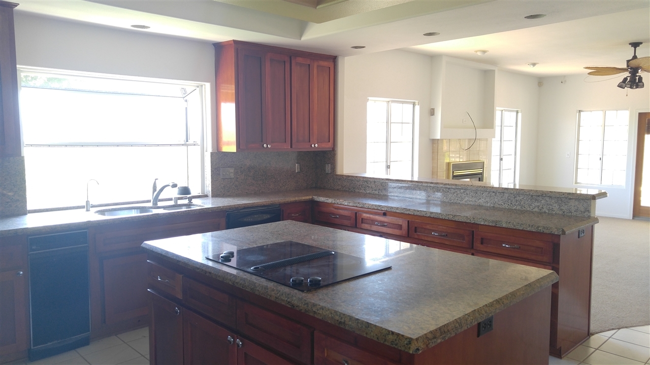 449 Futurity Lane Fallbrook, CA 92028 - Photo 12 of 24 Gallery Image 12