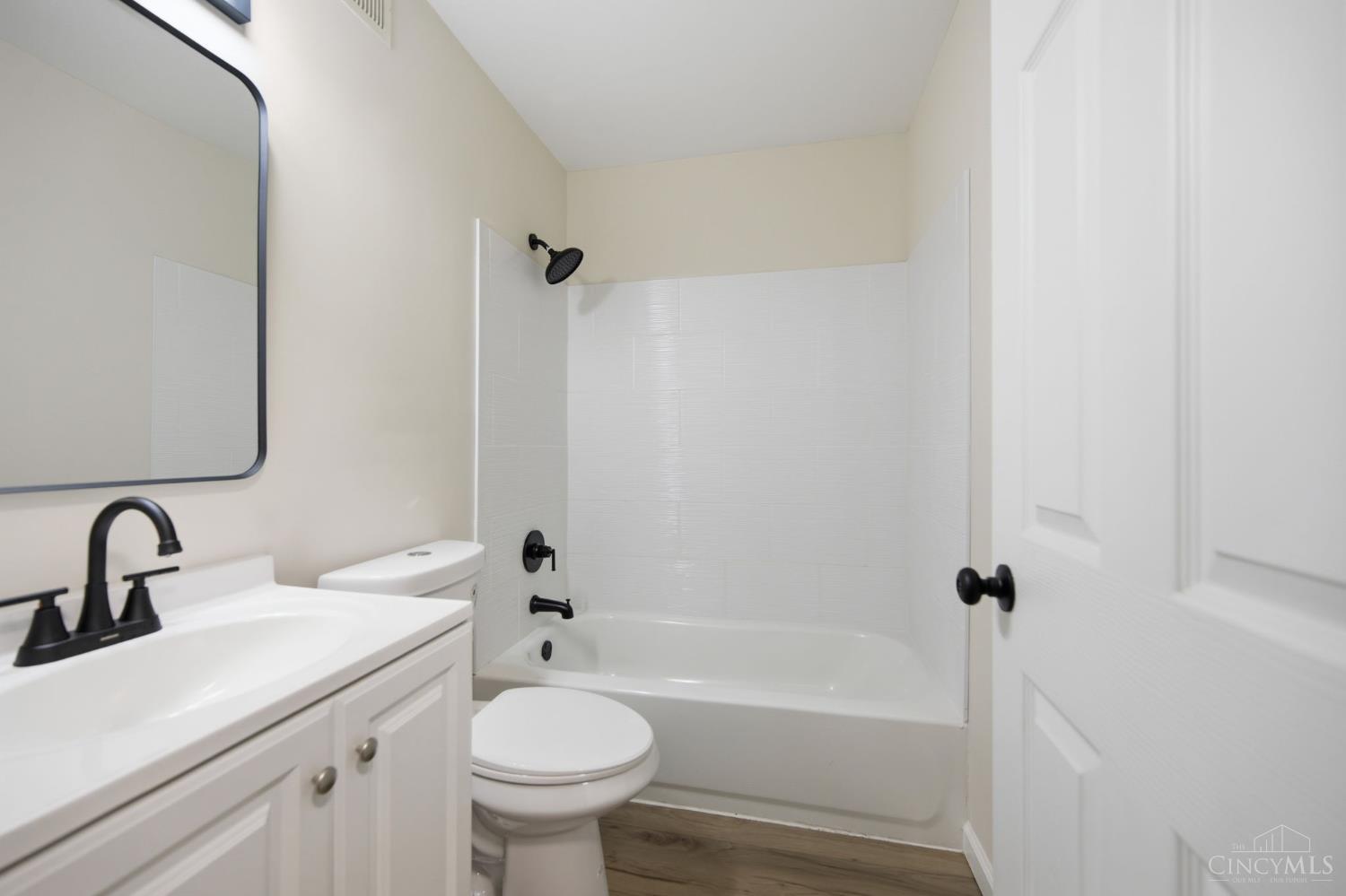 2477 Mack Road Fairfield, OH 45014 - Photo 4 of 39