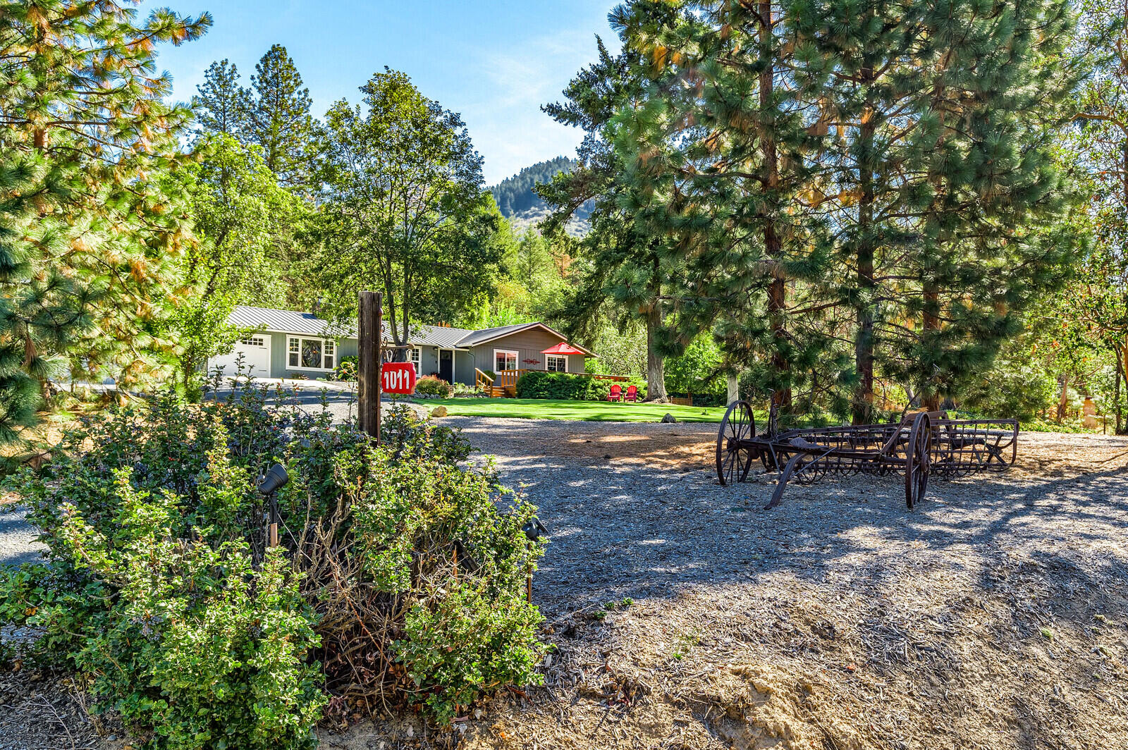 1011 Upper Applegate Road Jacksonville, OR 97530 - Photo 5 of 49 a view of a park with large trees