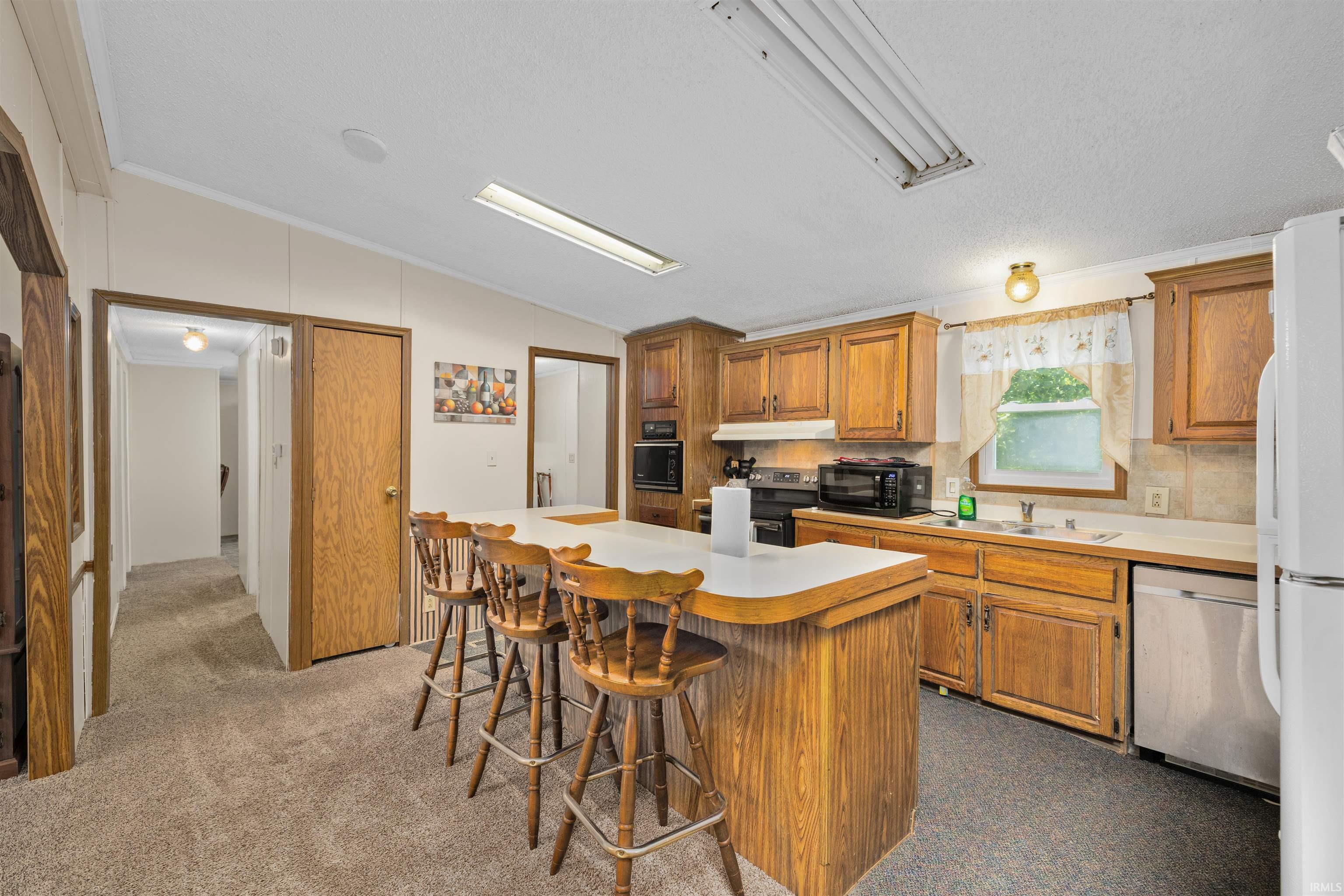 17625 Lochner Road Leo, IN 46765 - Photo 15 of 32