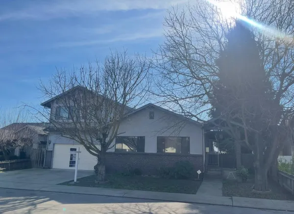 $429,900 | 1016 Lombardy Drive, Modesto, CA 95351