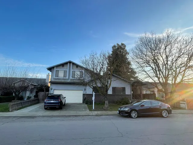 $429,900 | 1016 Lombardy Drive, Modesto, CA 95351